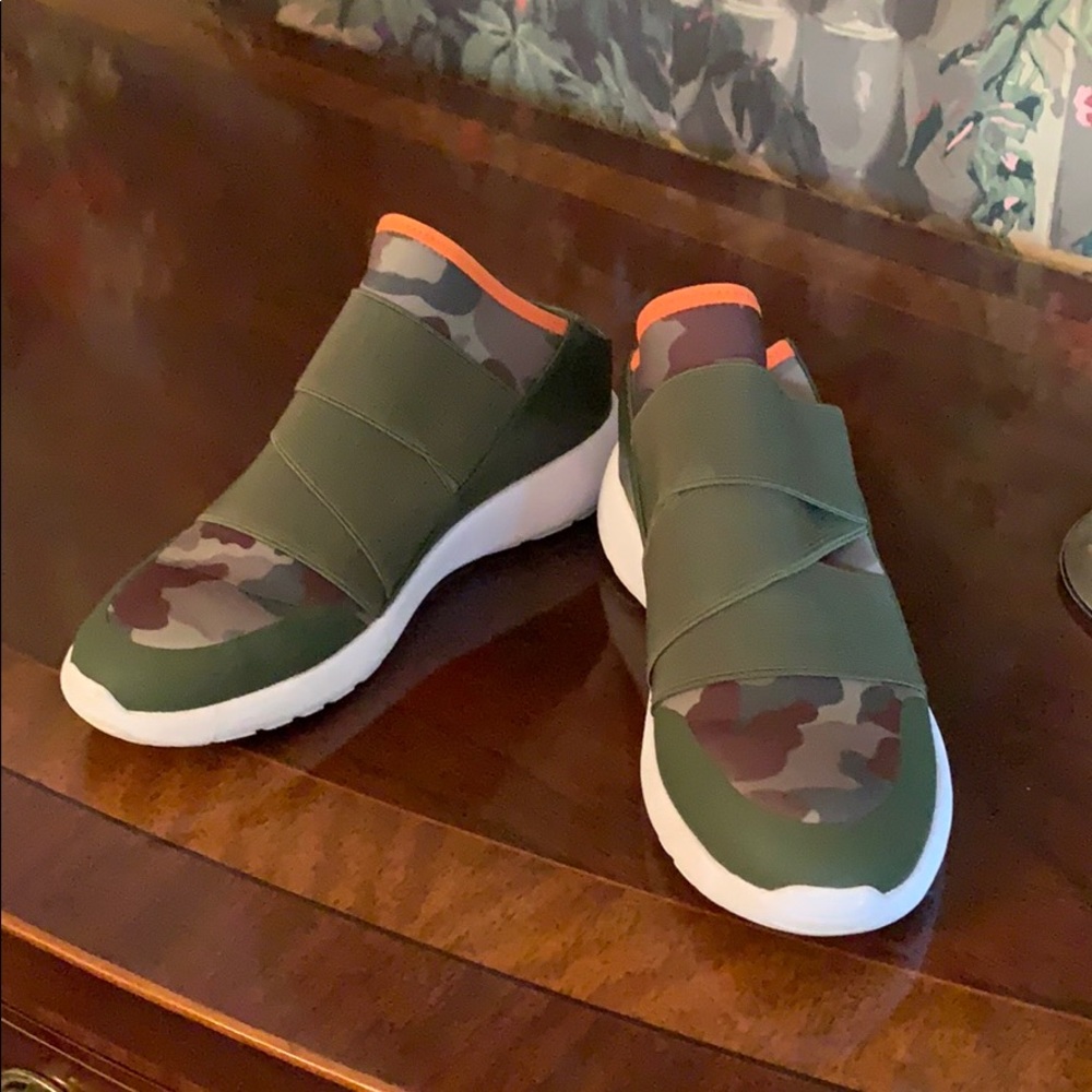 Steve Madden slide on sneaker